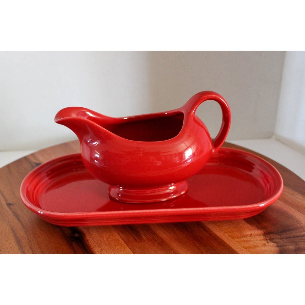 Fiesta Gravy Sauce Boat & Drip Tray Scarlet Red 2-piece Set USA HLC Vintage
